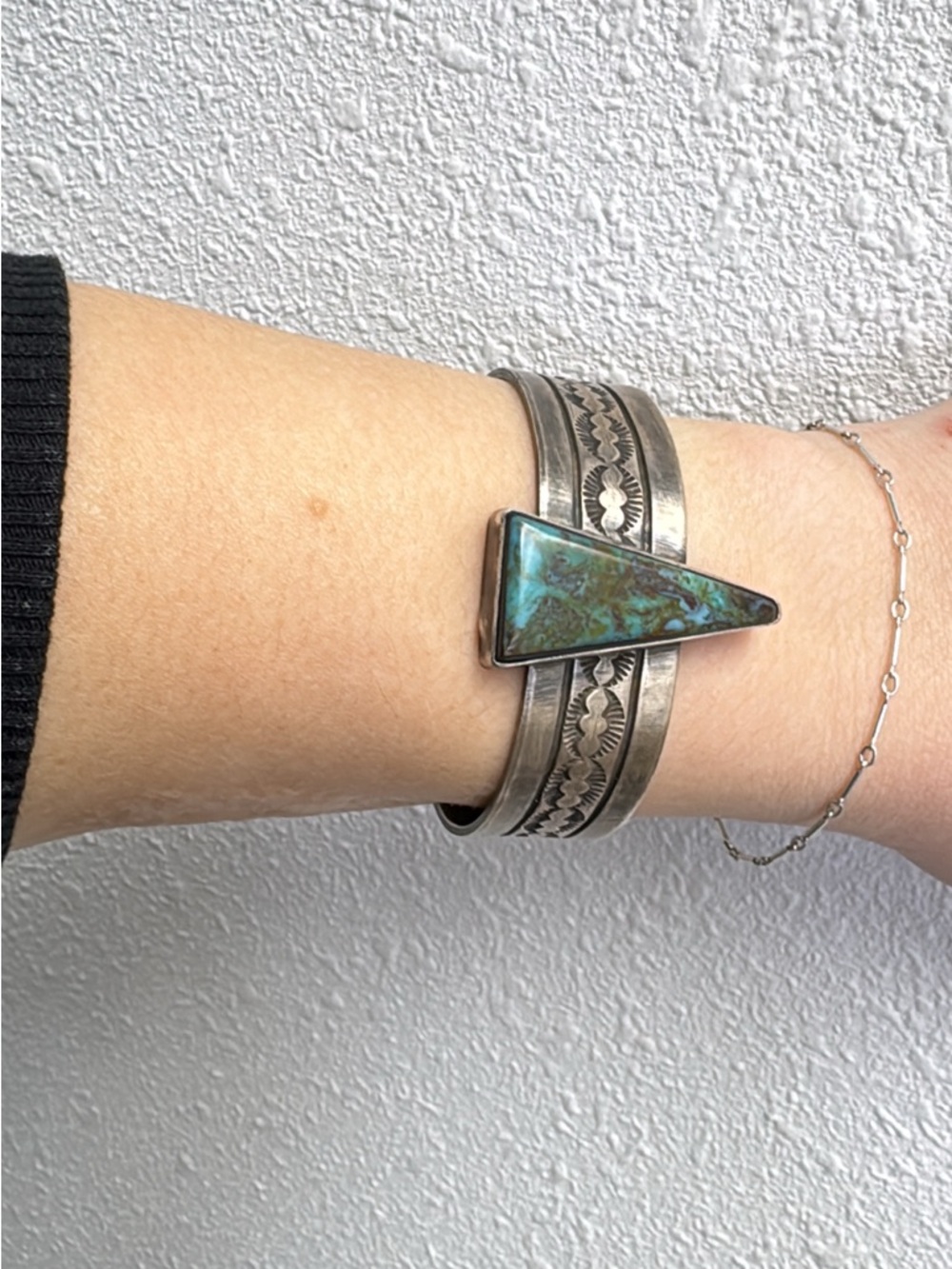 NATIVE MADE TURQUOISE CUFF